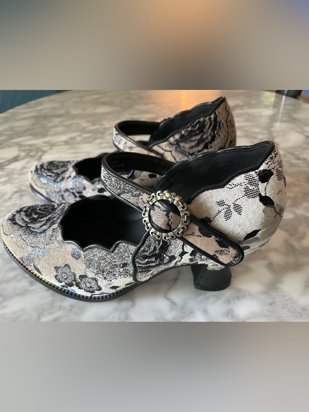 L'artiste Mary Jane Floral Heels in Silver and Black Size 37 = 6.5 to 7 - Picture 2 of 6
